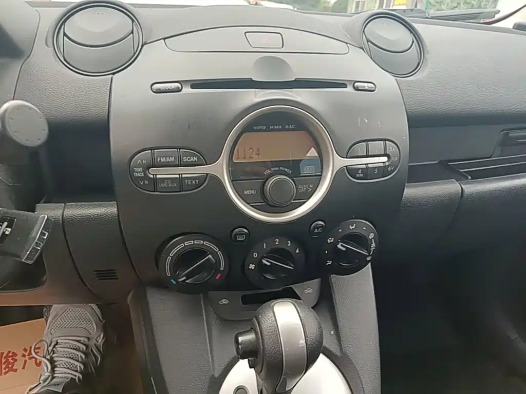 Mazda 2 — миниатюра 13