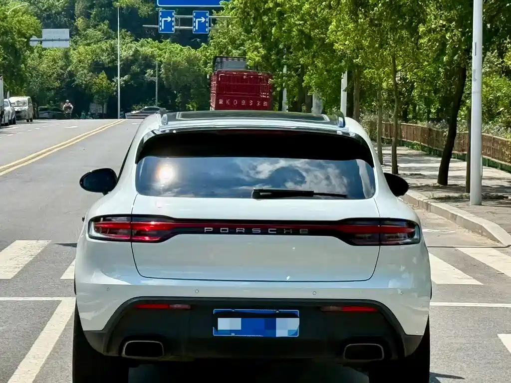 Porsche Macan — миниатюра 4