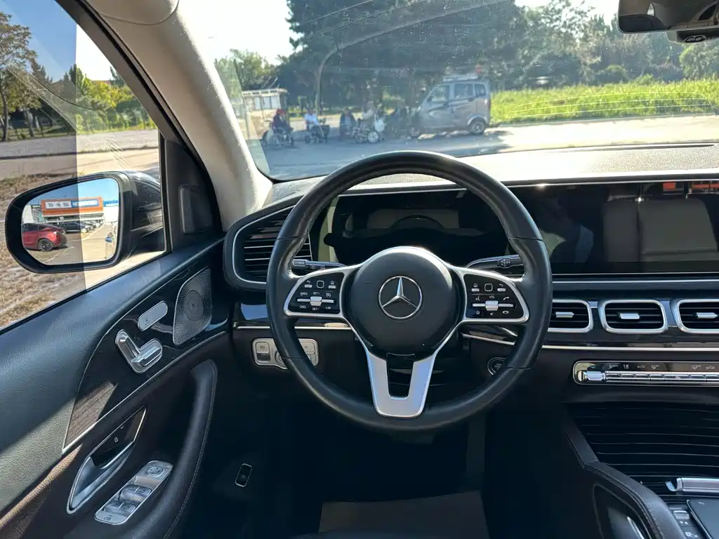 Mercedes-Benz GLE (Import) — миниатюра 20