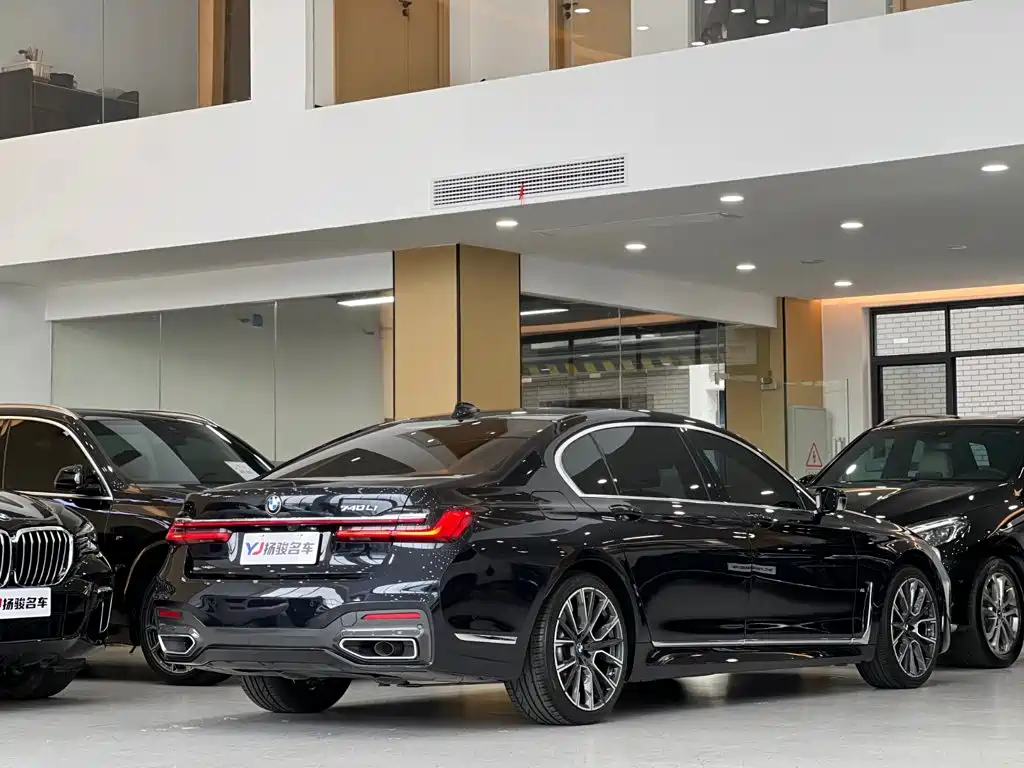 BMW 7 Series — миниатюра 3