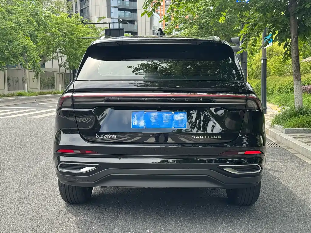Lincoln Nautilus 2023 2.0T
