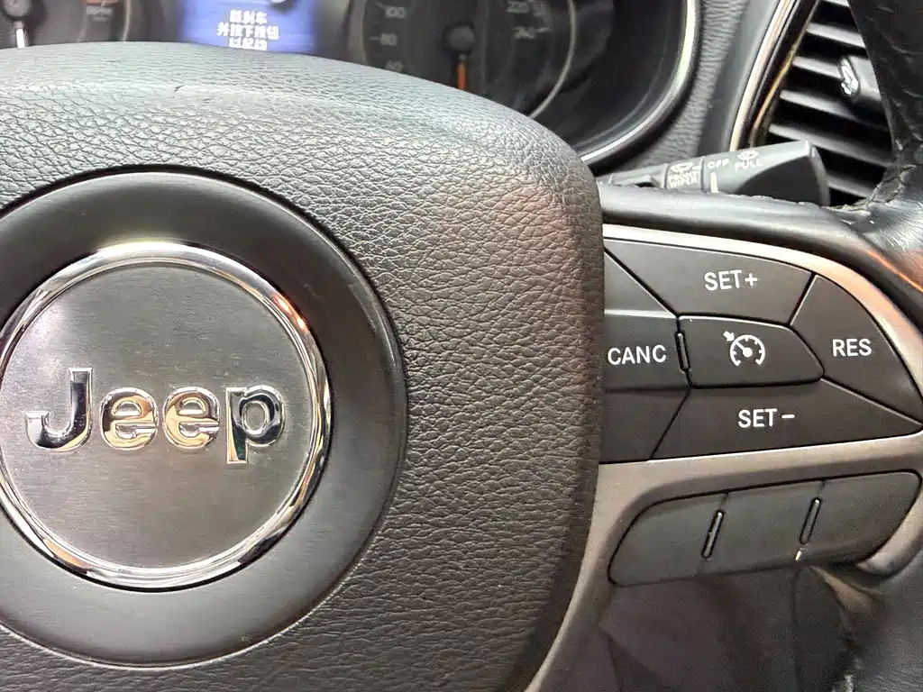 Jeep Cherokee — миниатюра 19