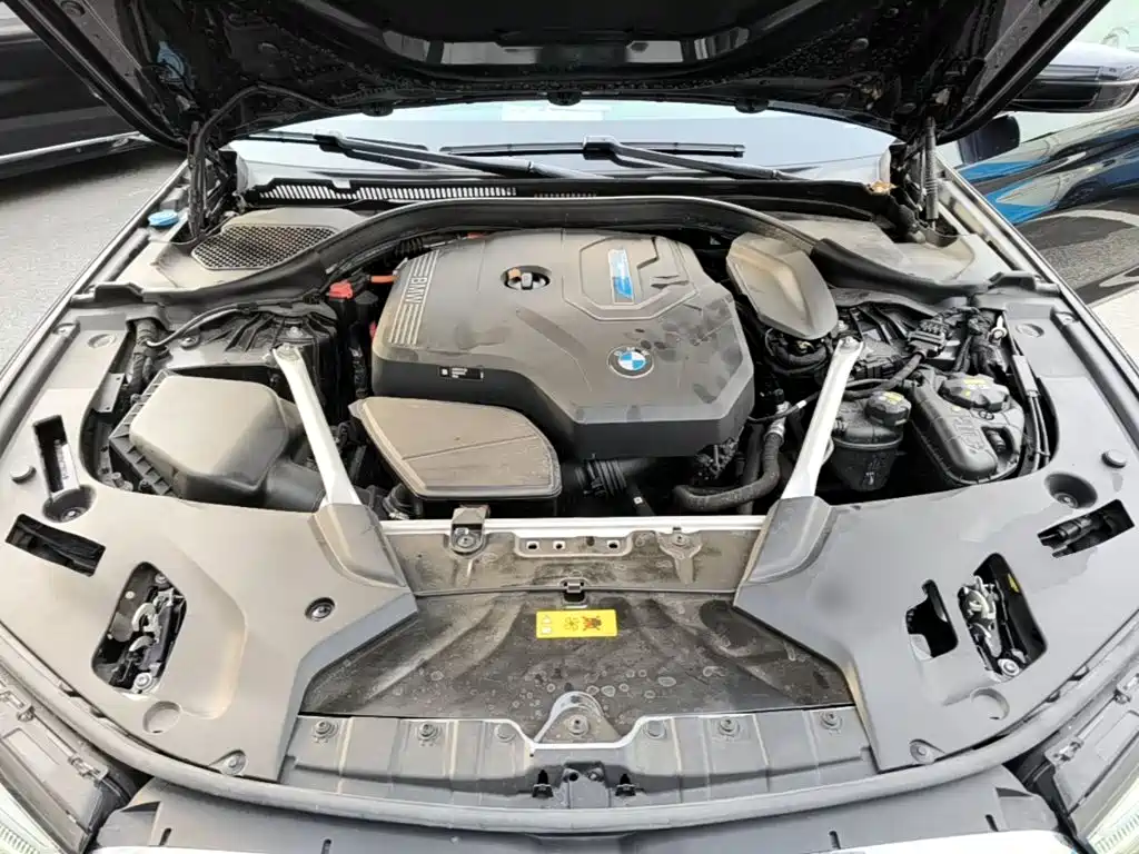 BMW 5 Series New Energy — миниатюра 20