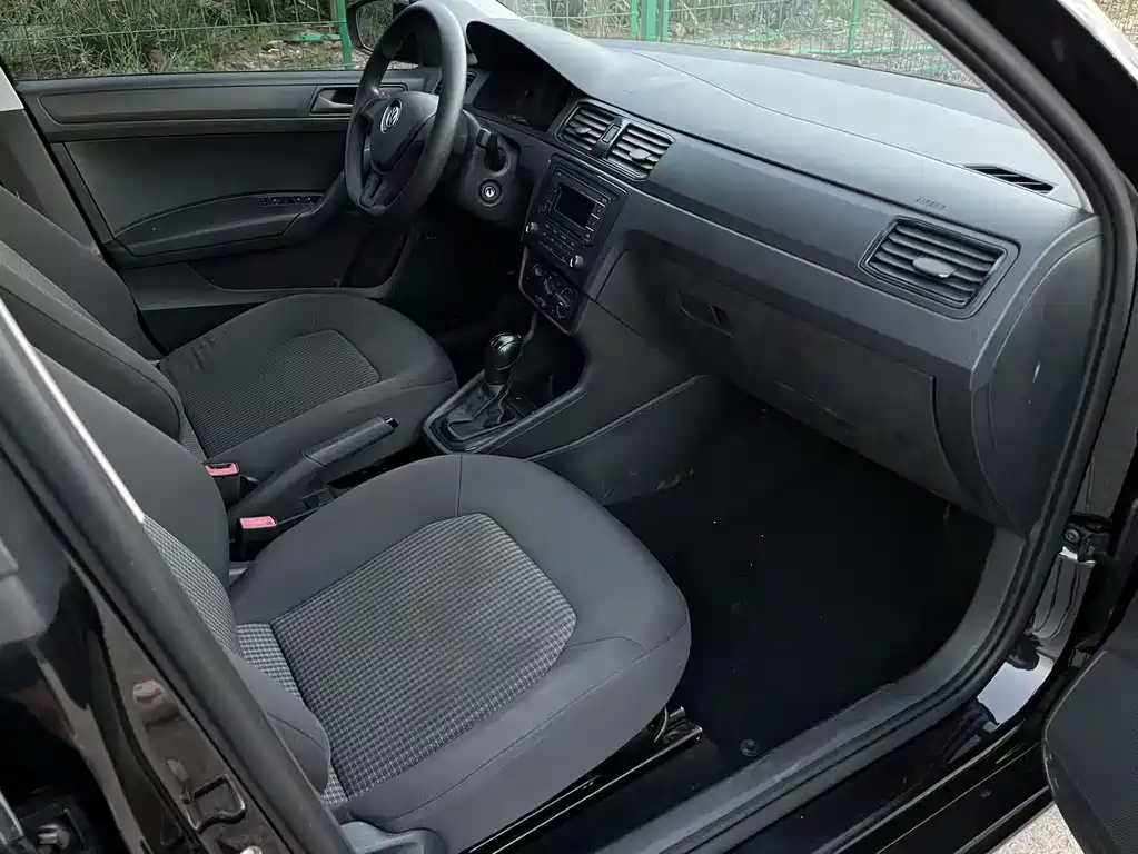 Volkswagen Santana — миниатюра 10