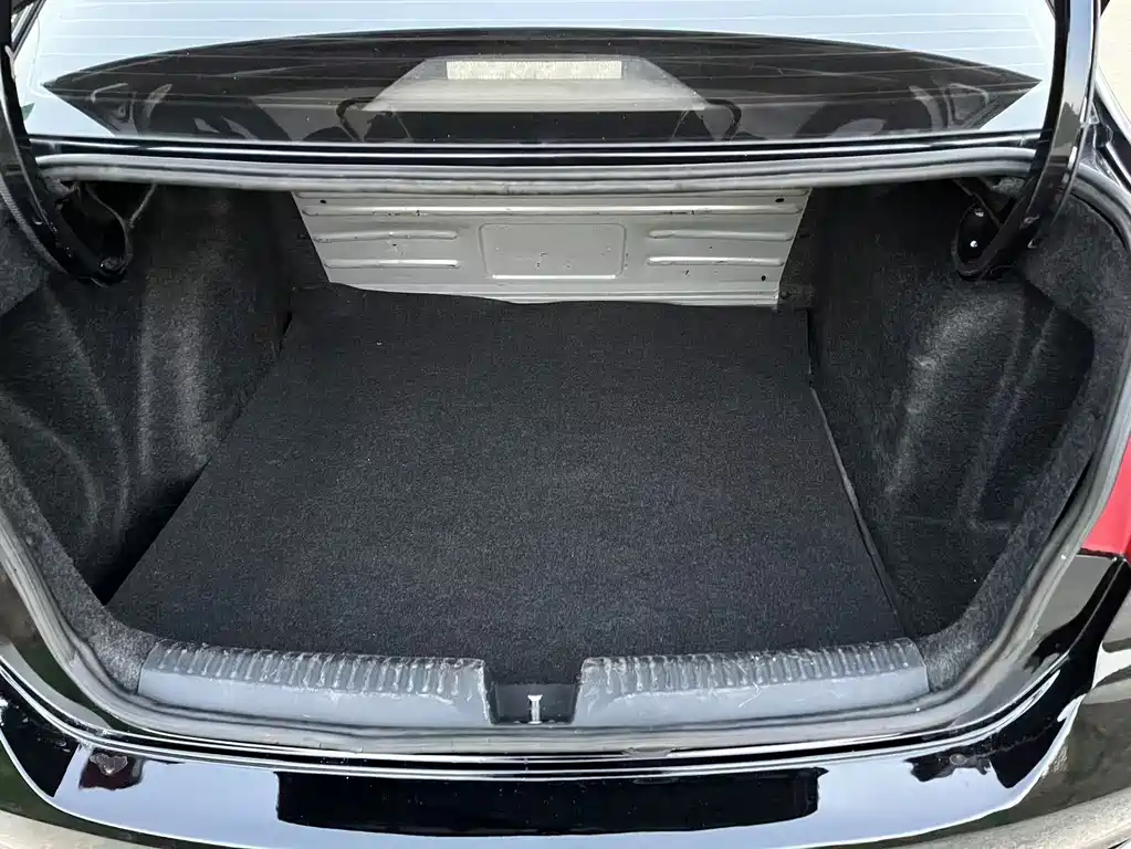 Volkswagen Santana — миниатюра 12