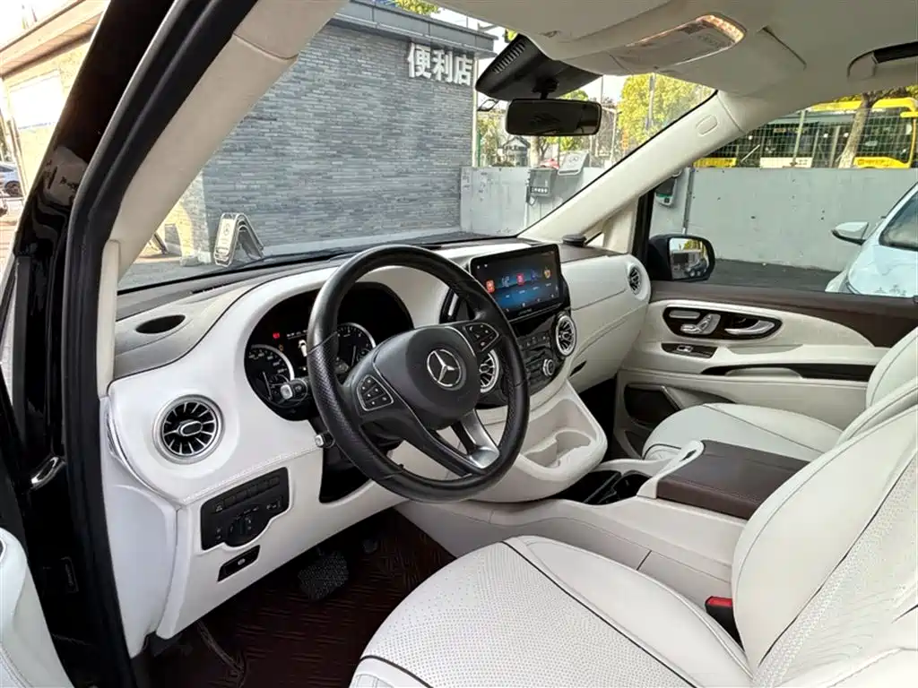 Mercedes-Benz Vito 2021 2.0T 7 мест