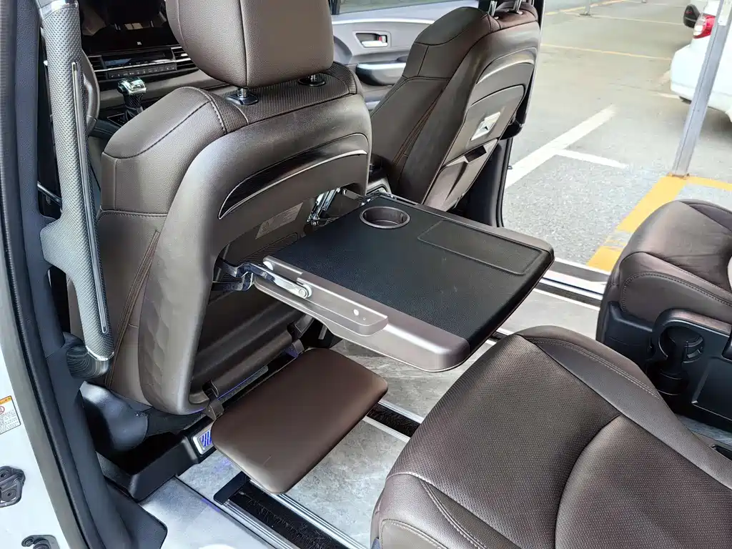 Toyota Sienna — миниатюра 7