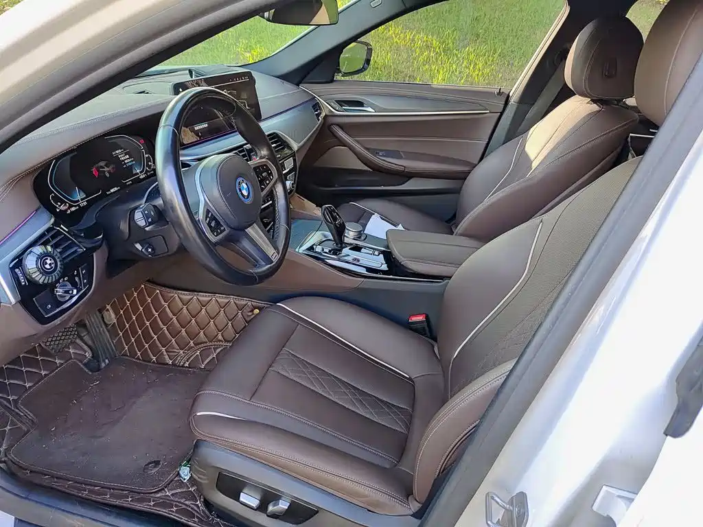 BMW 5 Series New Energy — миниатюра 7
