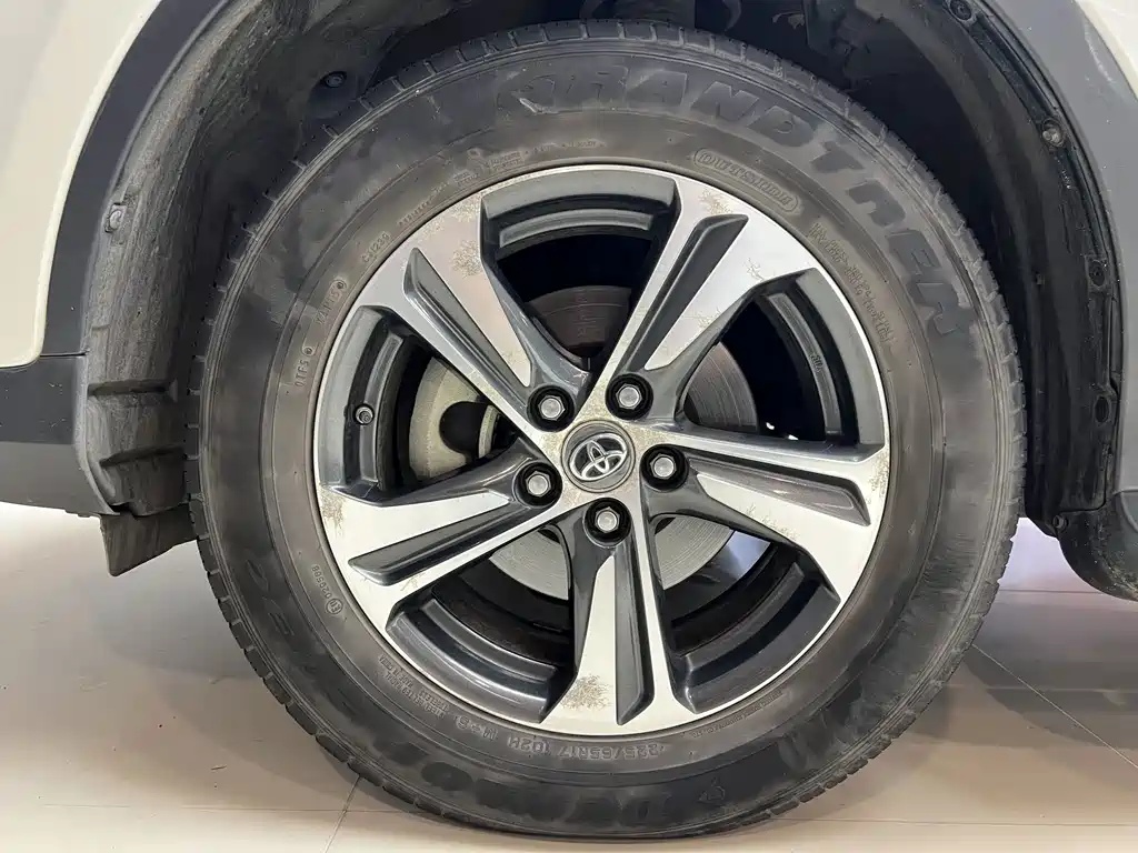 Toyota RAV4 — миниатюра 20