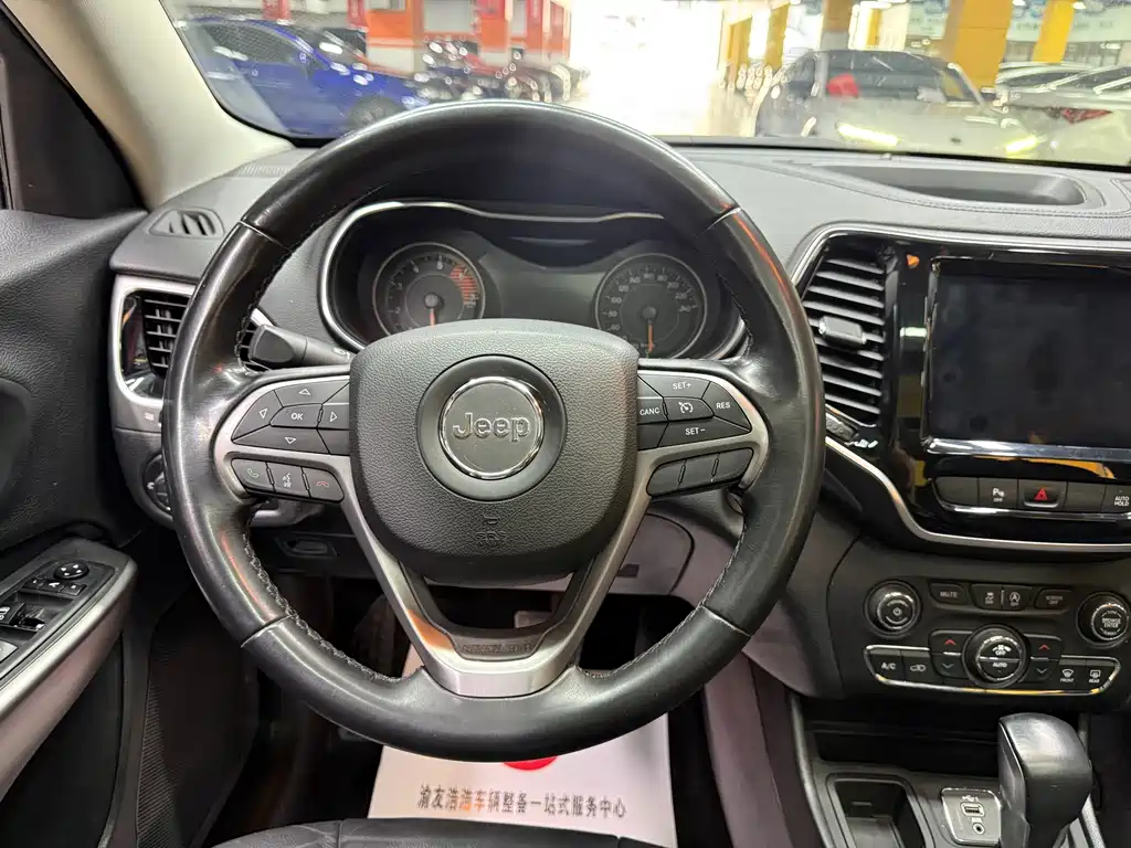 Jeep Cherokee — миниатюра 13