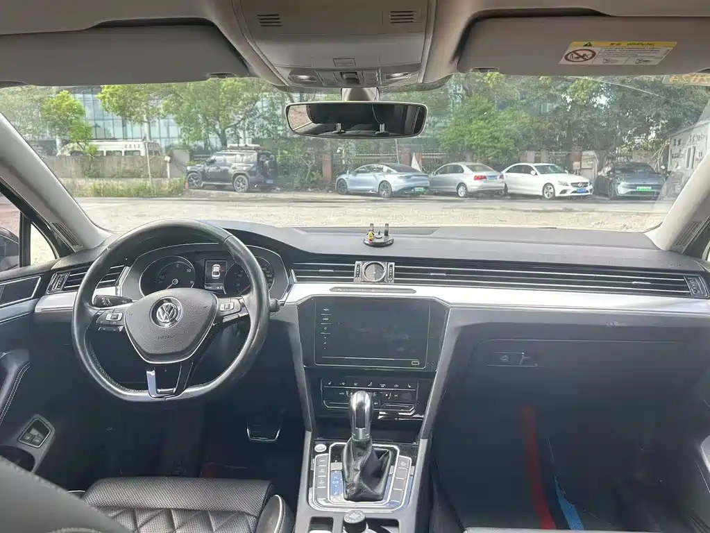 Volkswagen 迈腾 PHEV — миниатюра 5