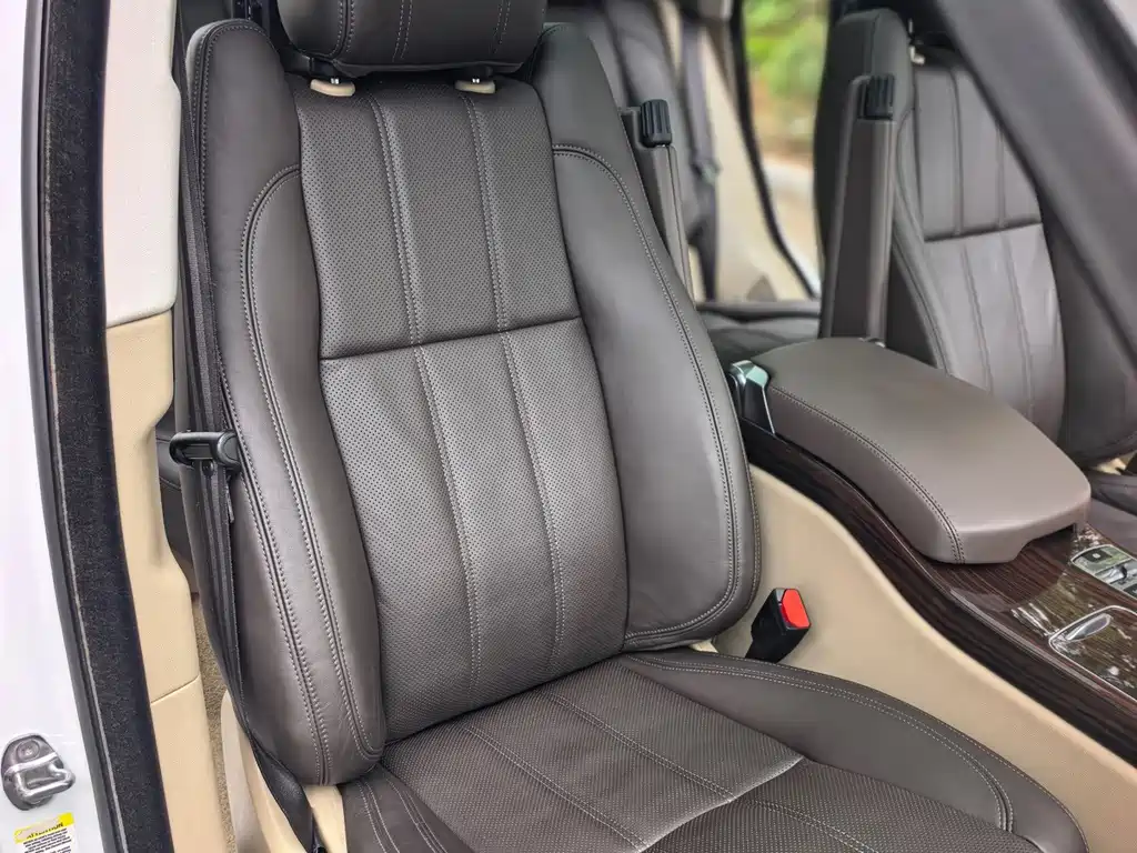 Land Rover Range Rover — миниатюра 13
