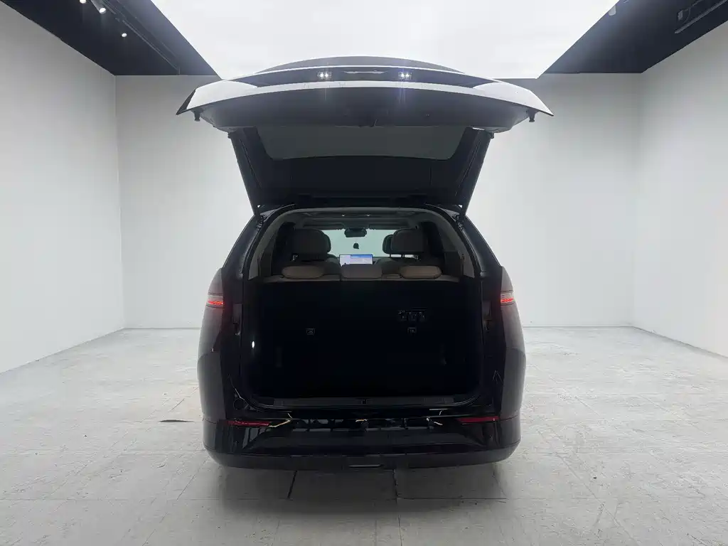 XPeng X9 — миниатюра 12