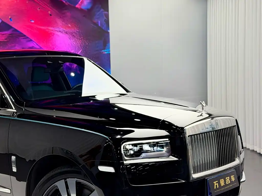Rolls-Royce Cullinan 2024 мест