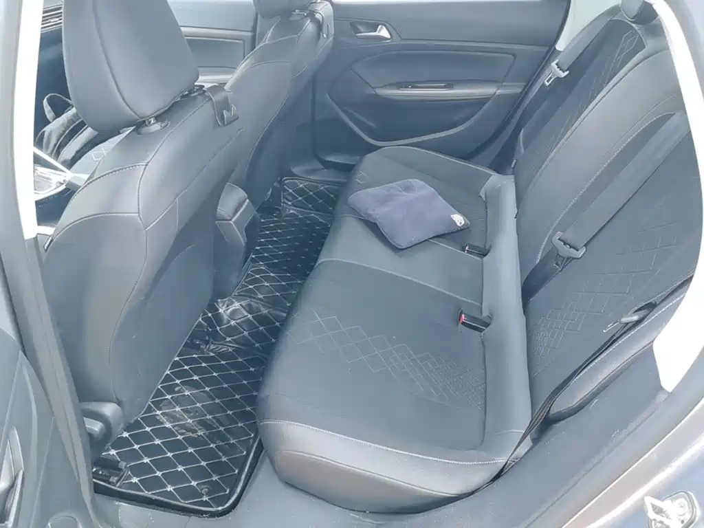 Peugeot 308 — миниатюра 17