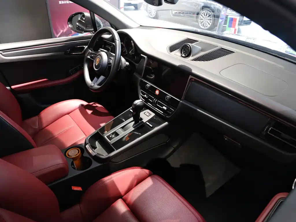 Porsche Macan — миниатюра 6