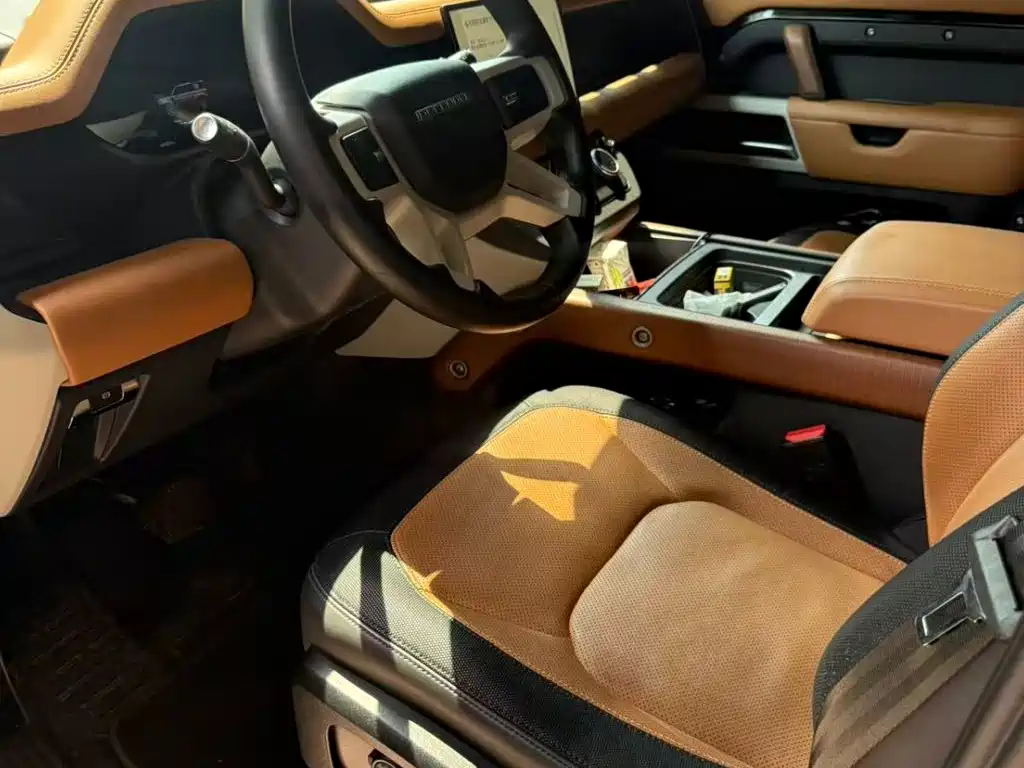 Land Rover Defender — миниатюра 4