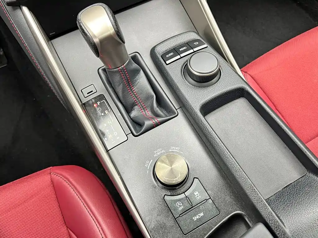 Lexus IS — миниатюра 17