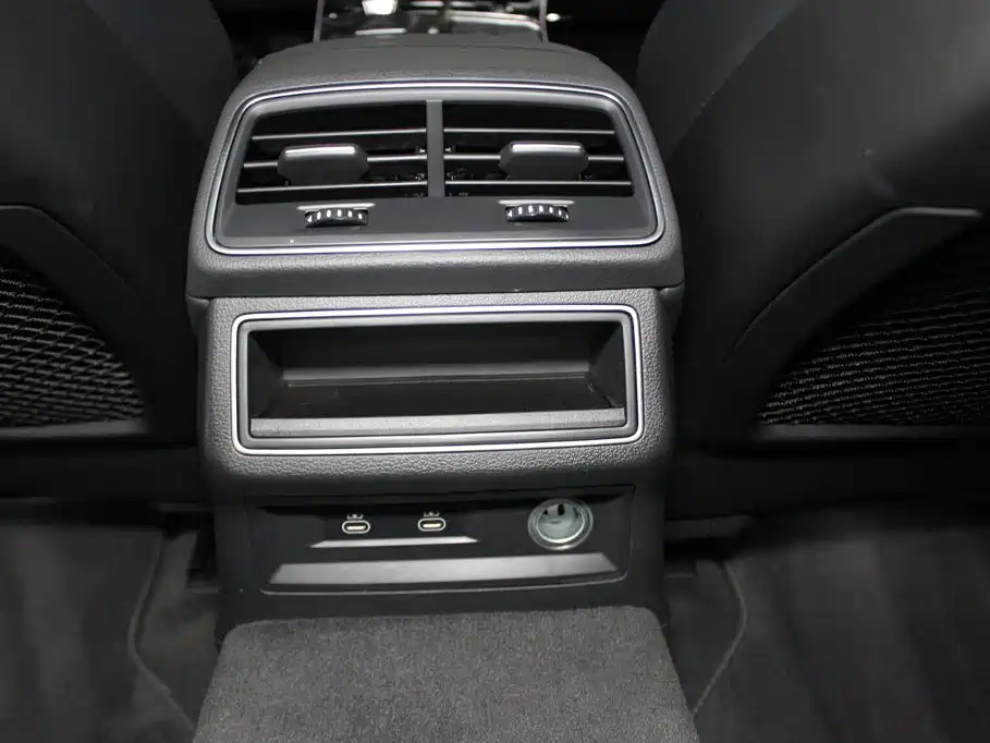 Audi A6L — миниатюра 10