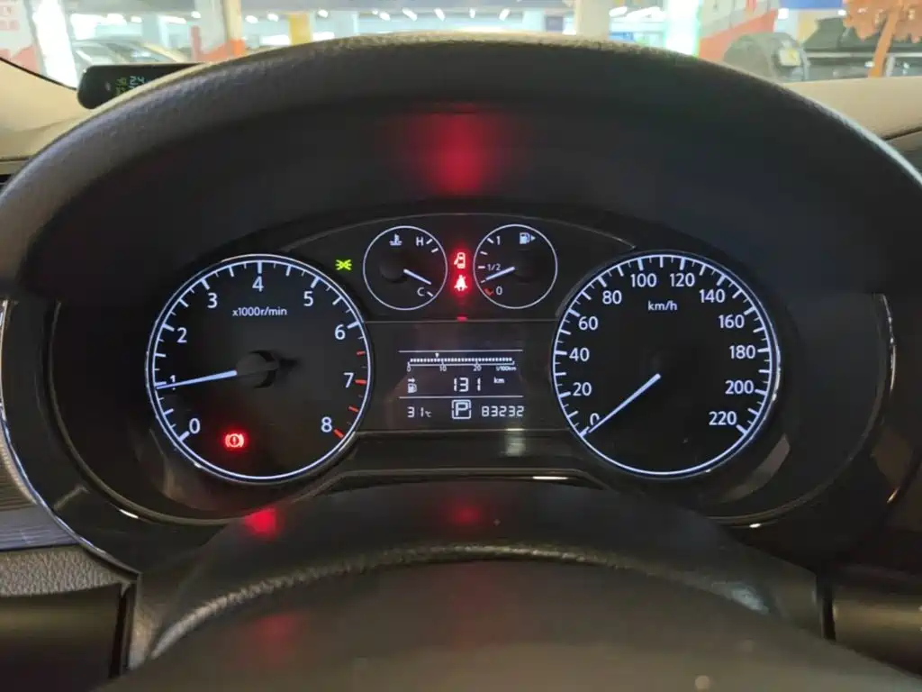 Nissan Tiida — миниатюра 12