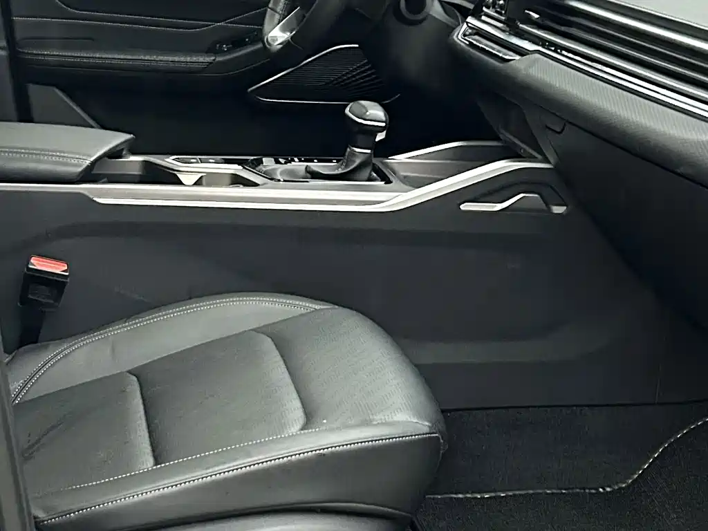 Geely Emgrand — миниатюра 11
