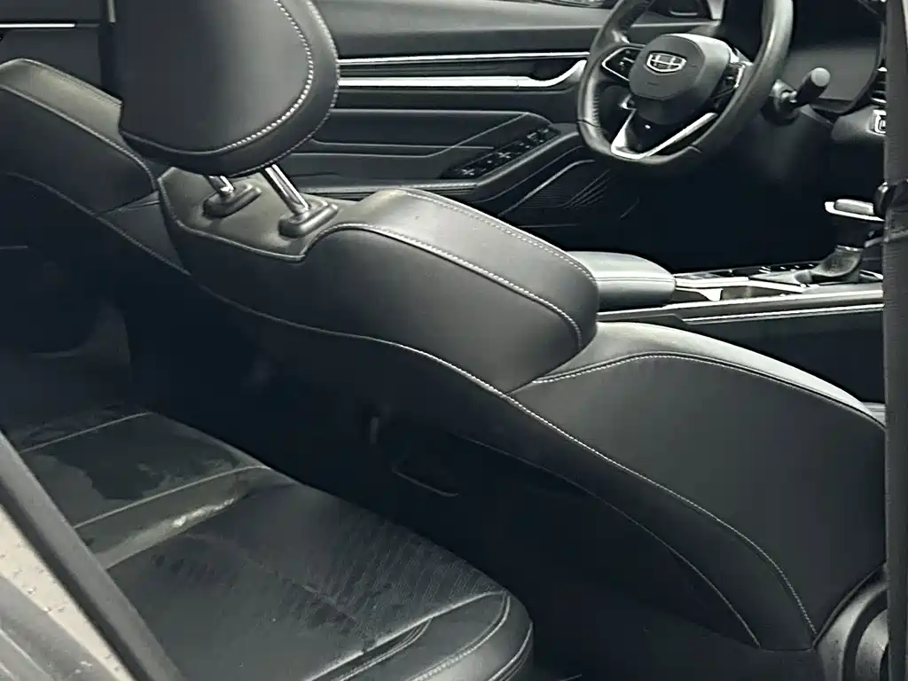 Geely Emgrand — миниатюра 12
