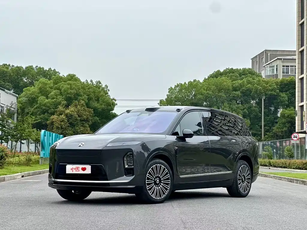 NIO ES8