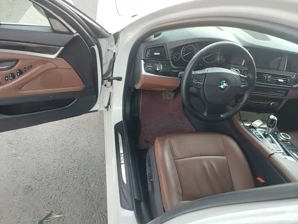 BMW 5 Series — миниатюра 16