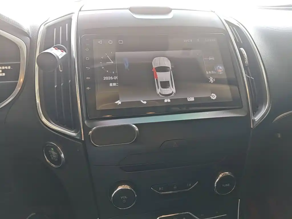 Ford Edge — миниатюра 13