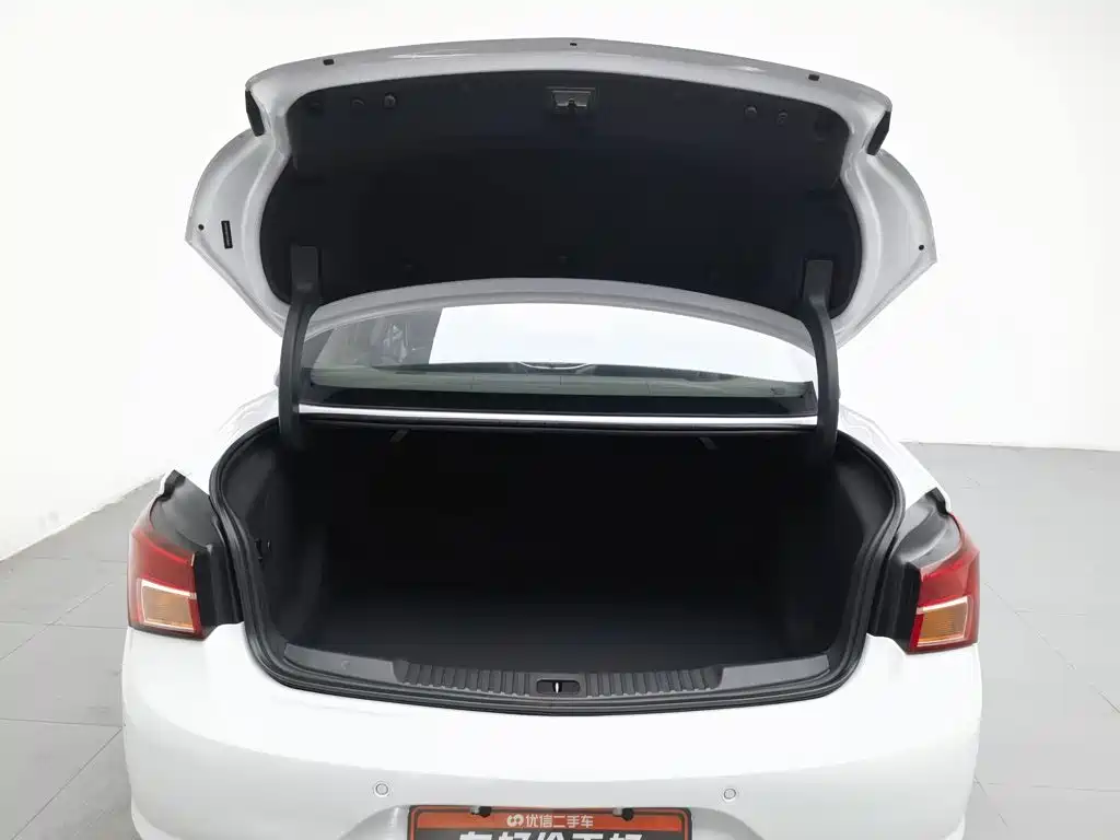 Buick Verano — миниатюра 16