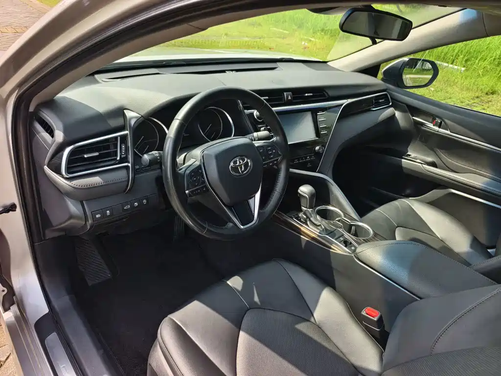 Toyota Camry — миниатюра 13