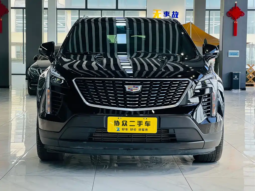 CADILLAC XT4
