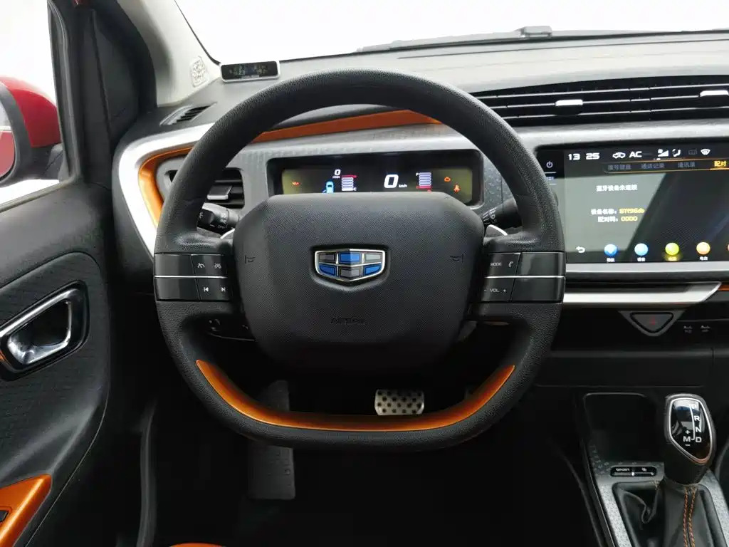 Geely Vision X1 — миниатюра 11