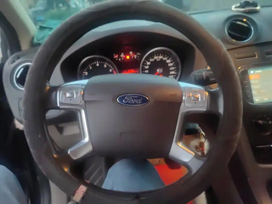 Ford Mondeo — миниатюра 15