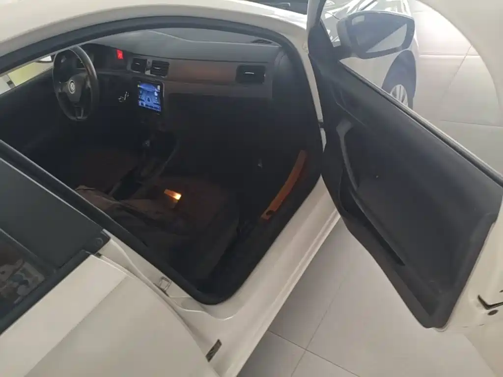 Volkswagen Santana — миниатюра 9