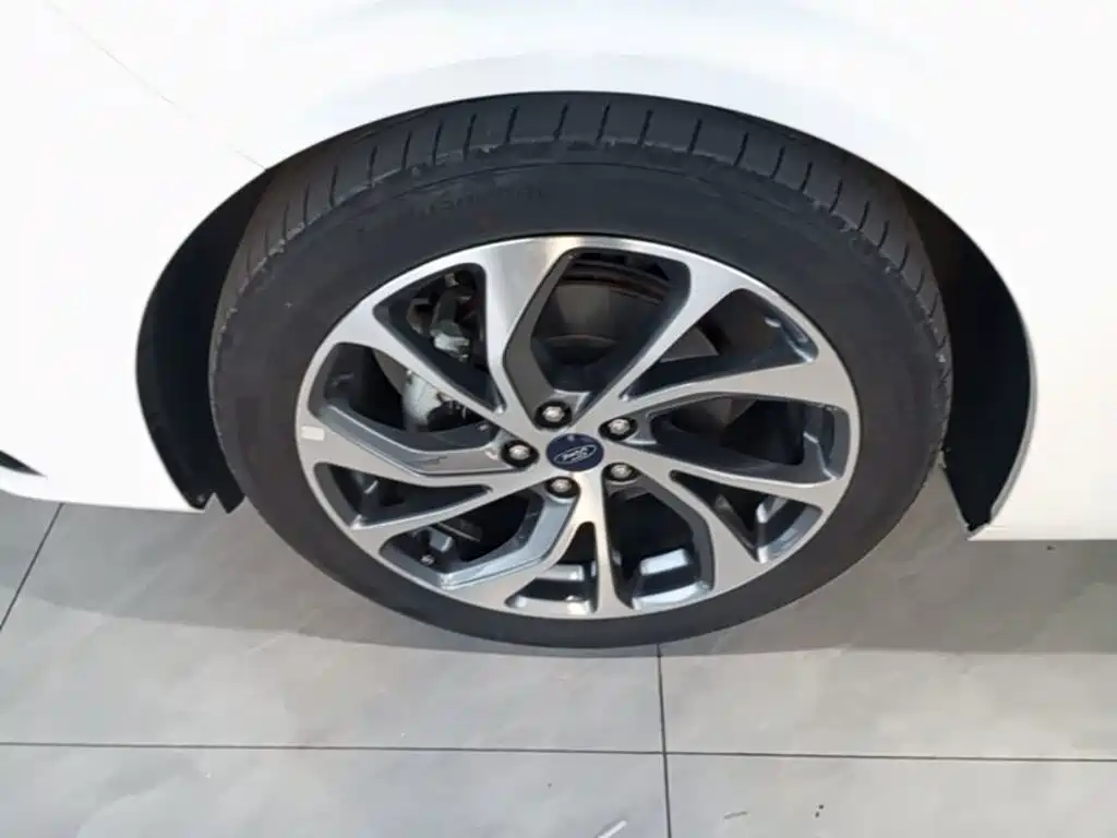 Ford Mondeo — миниатюра 23