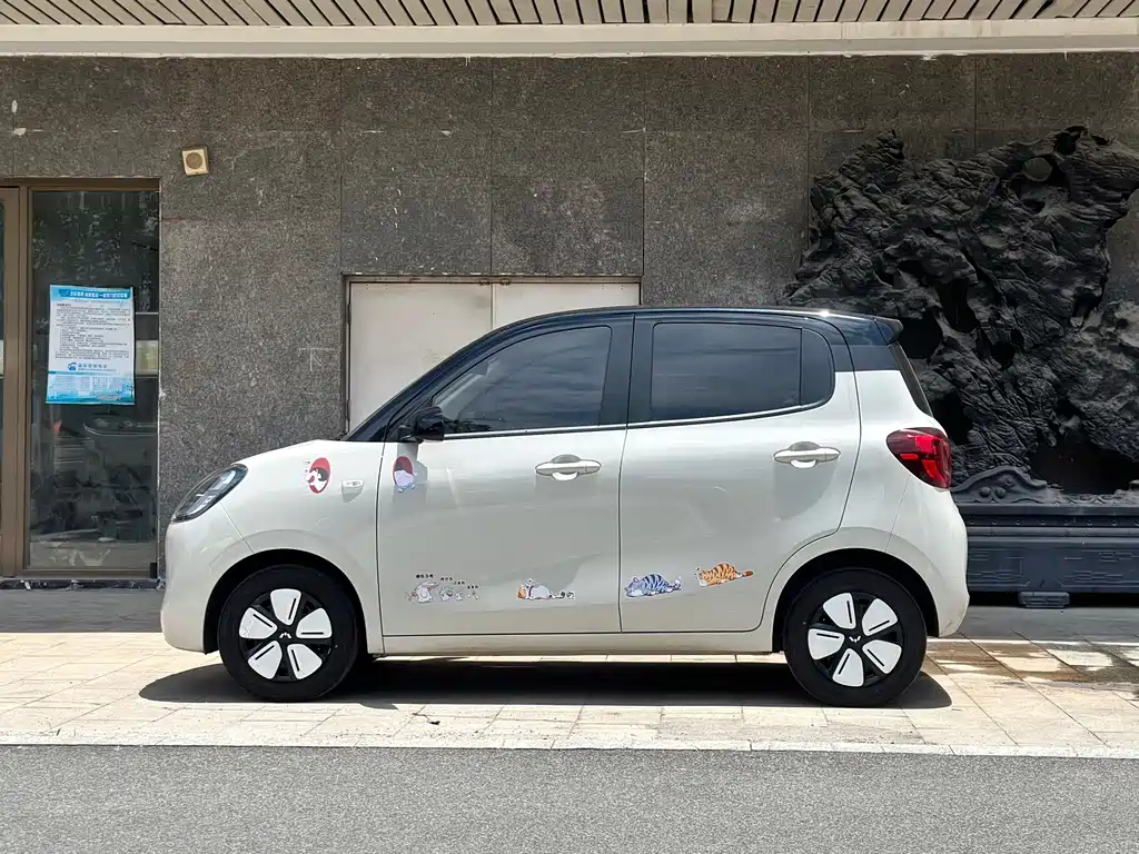 Wuling MINIEV — миниатюра 4
