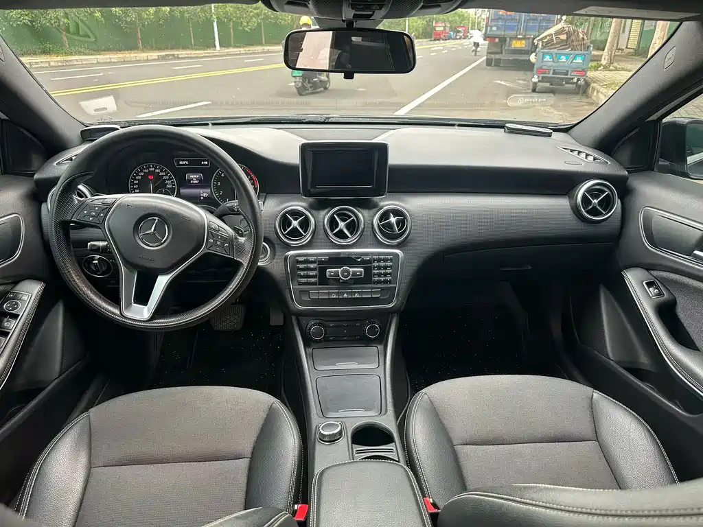 Mercedes-Benz A-Class (Import) — миниатюра 5