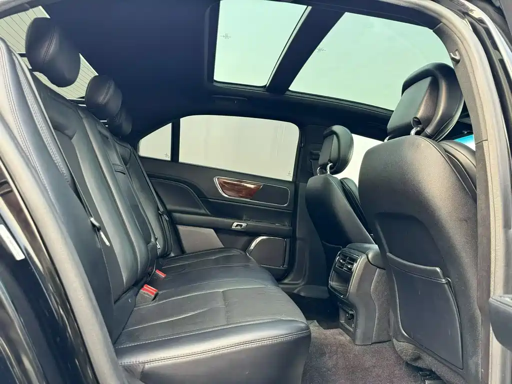 Lincoln Continental — миниатюра 6
