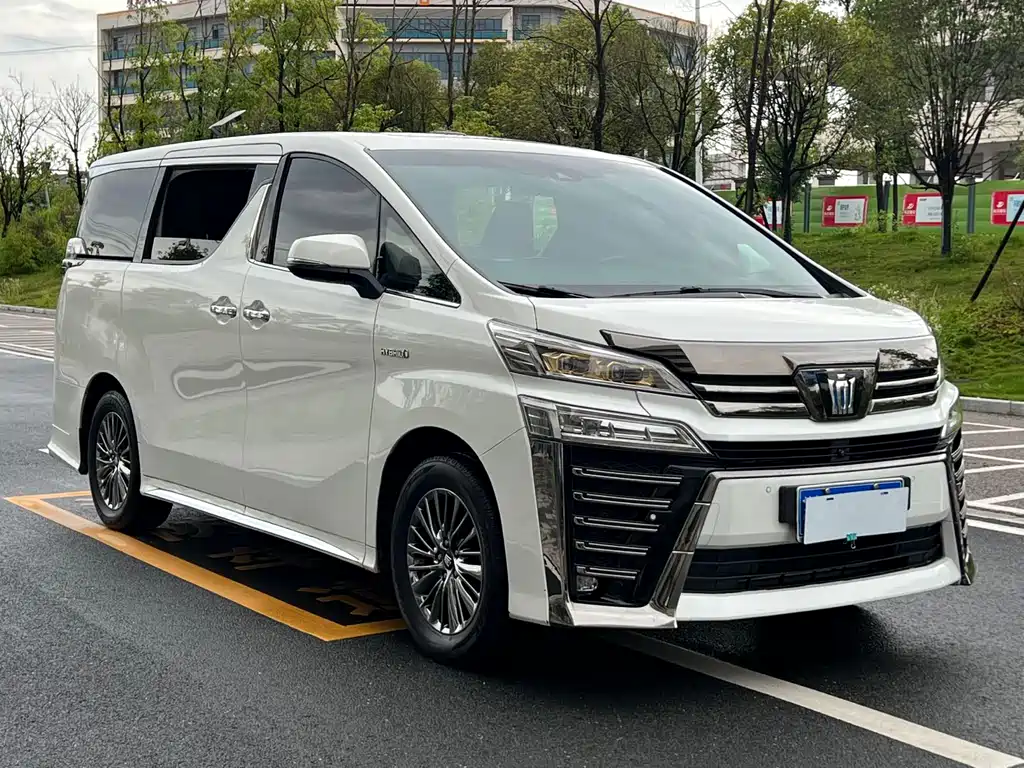 Toyota Vellfire 2023 2.5L HV Luxury