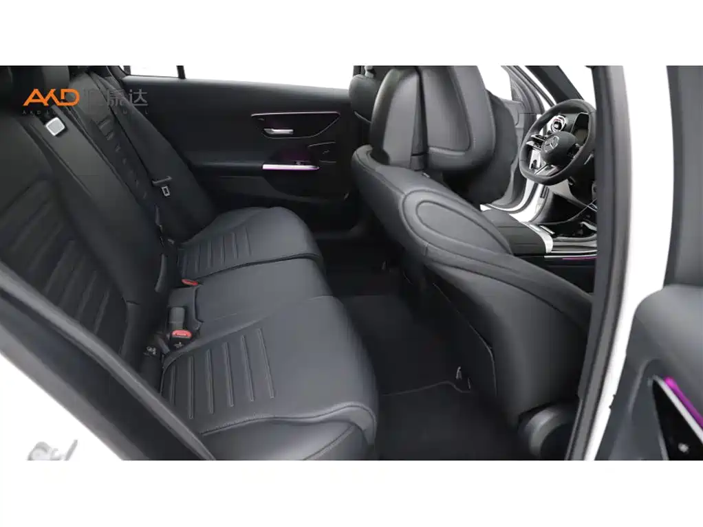 Mercedes-Benz C-Class — миниатюра 8