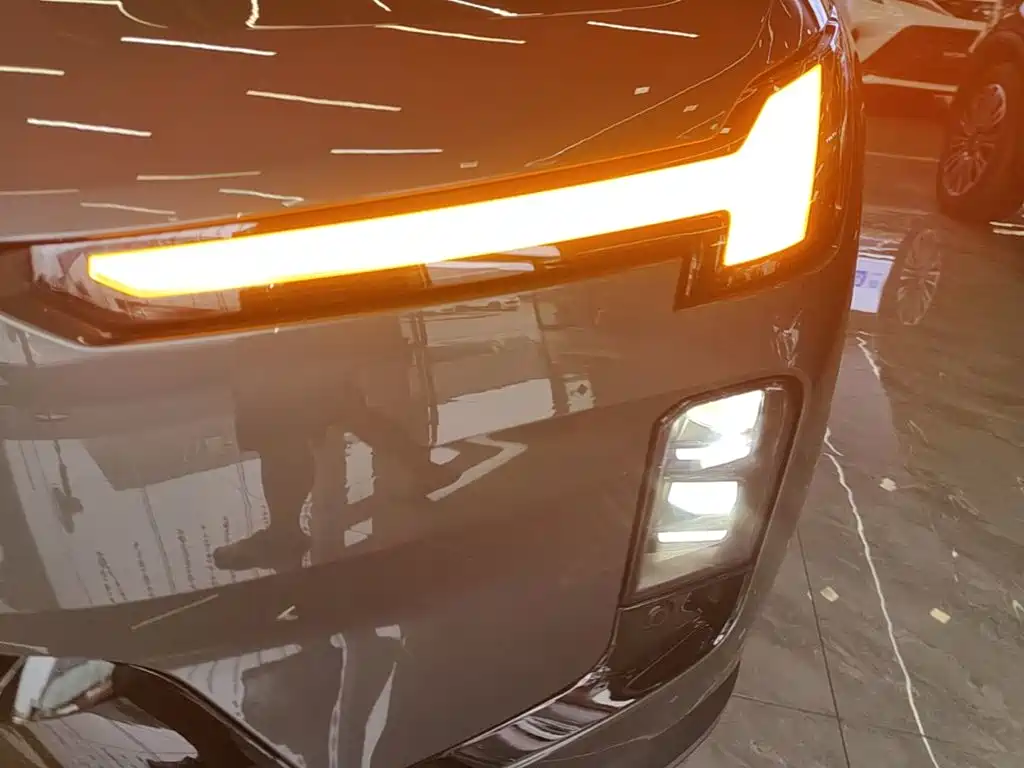 Volvo гибрид Volvo XC70 plug-in — миниатюра 24
