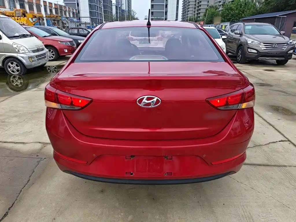 Hyundai Verna — миниатюра 6