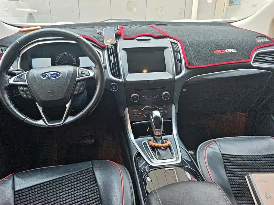 Ford Edge — миниатюра 12
