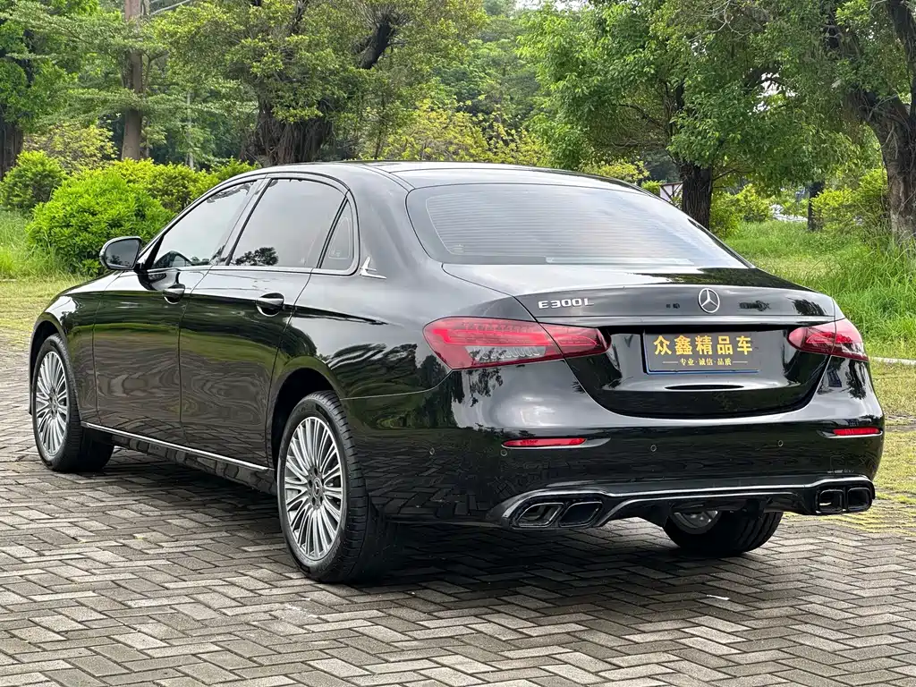 Mercedes-Benz E-Class — миниатюра 13