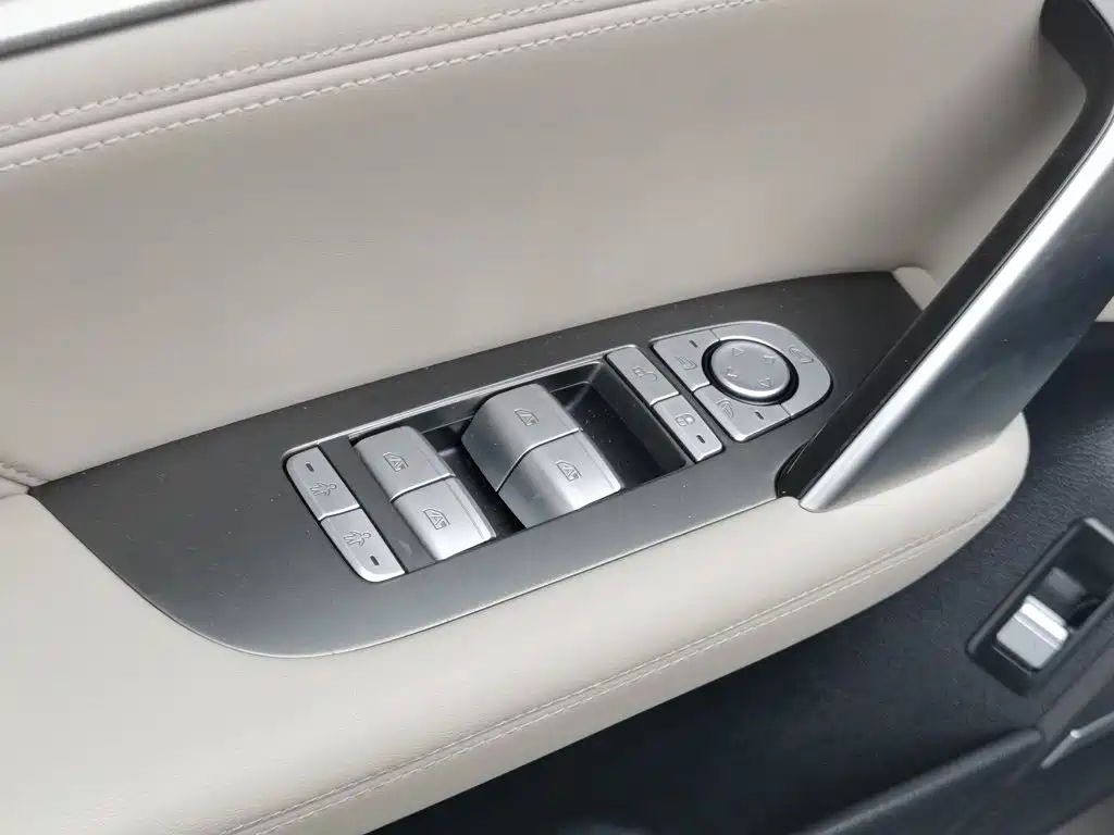 BYD Tang New Energy — миниатюра 9
