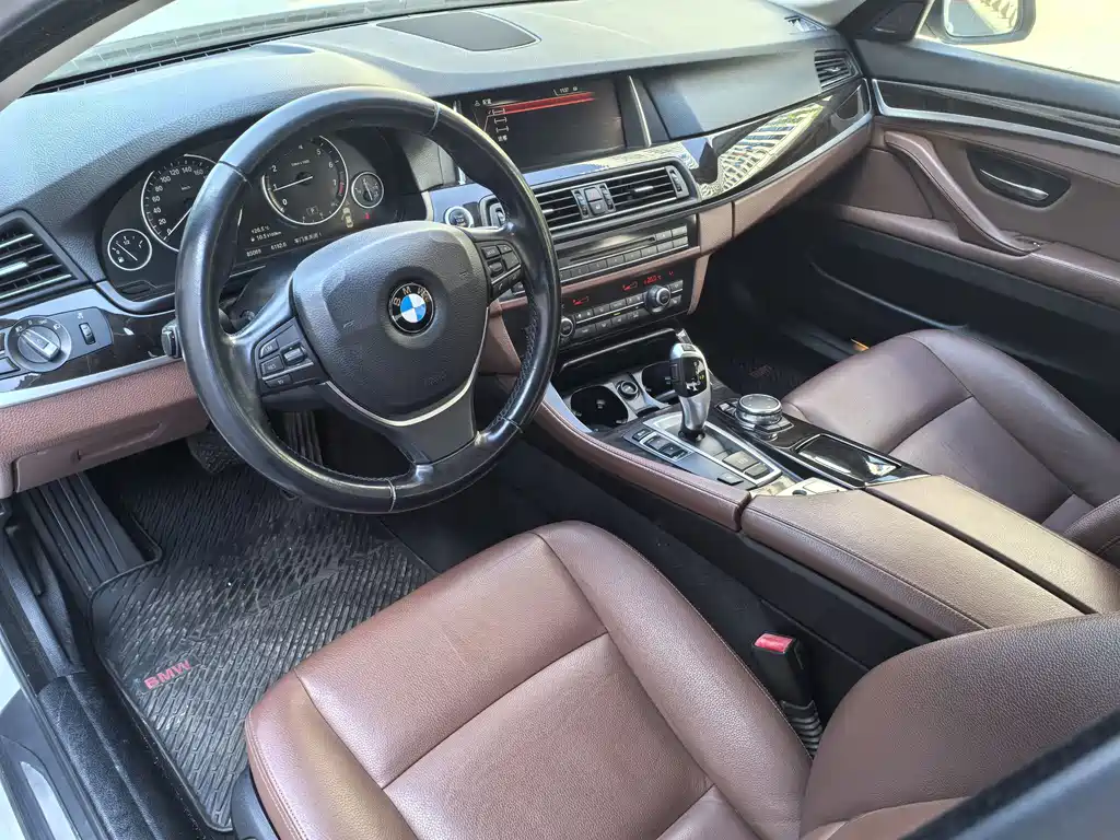 BMW 5 Series — миниатюра 22