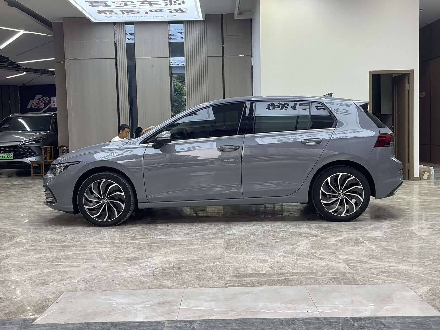 Volkswagen Golf 1.4 л 2022 г. Серебристо-серый, пробег 44000 км