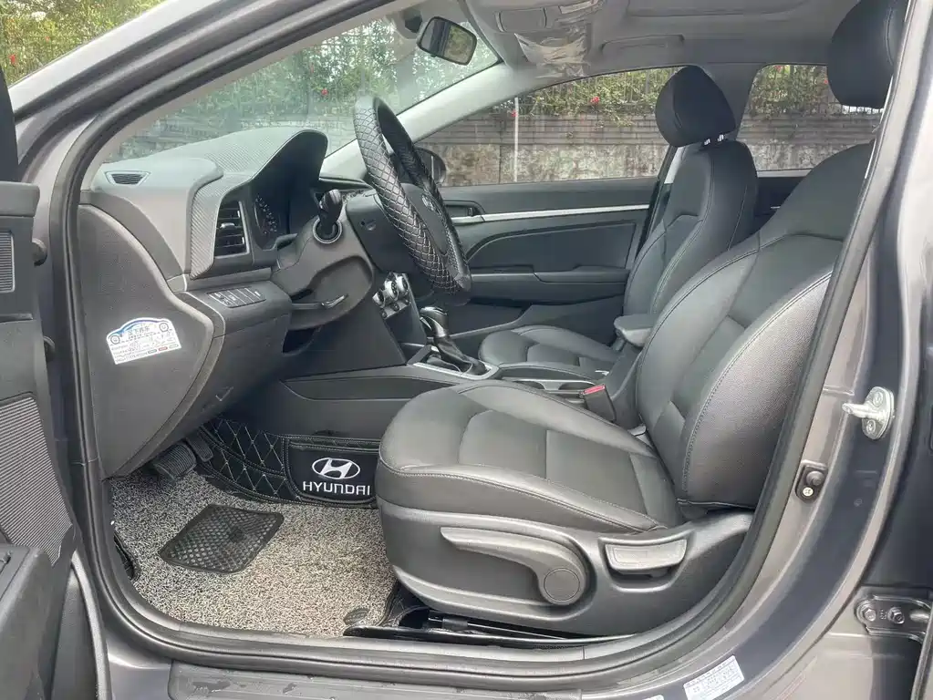 Hyundai Elantra — миниатюра 4