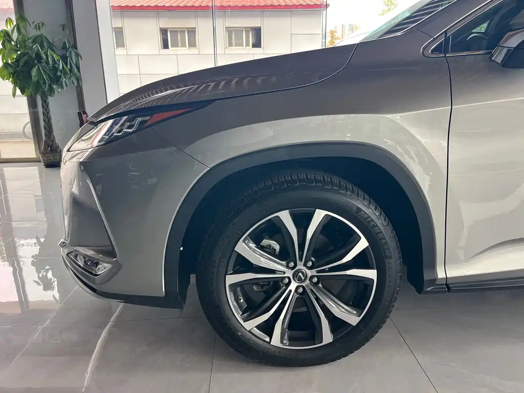 Lexus RX — миниатюра 12